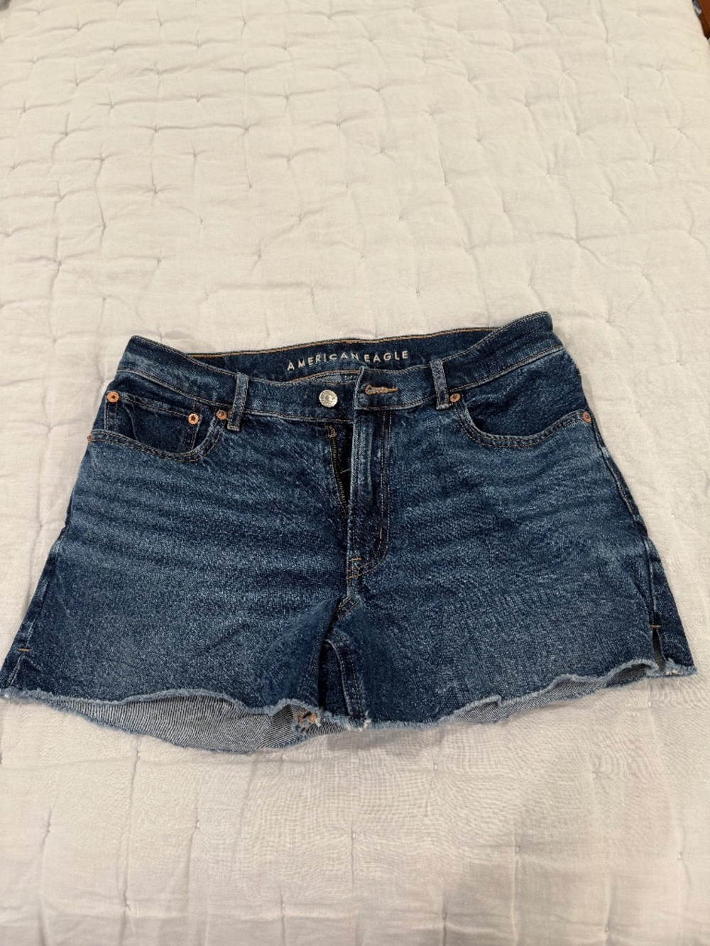 American Eagle Jean Short, size 6